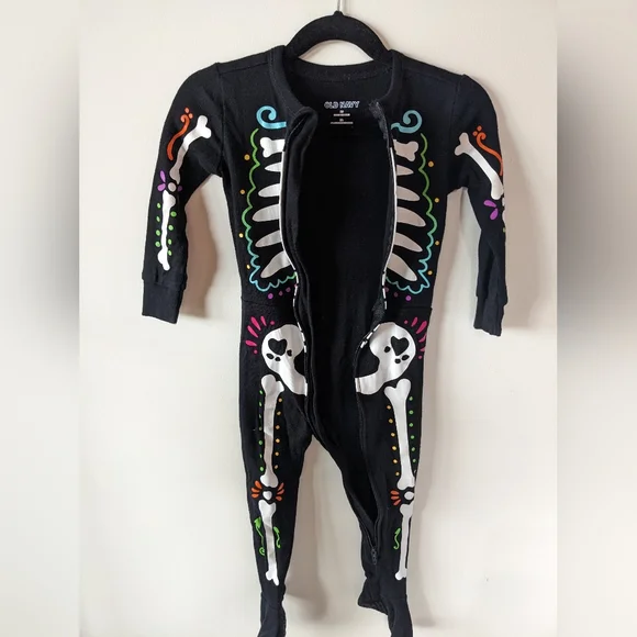 Old Navy Skeleton Pyjamas - Picture 2 of 4